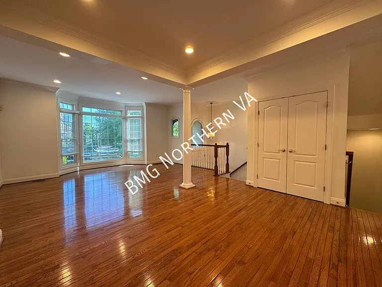 3091 McKinnon Way — Photo 7
