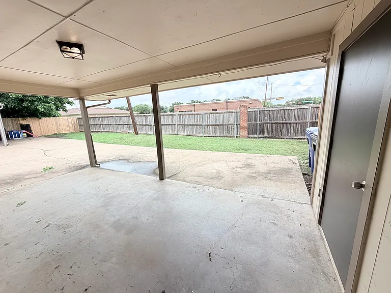 2412 Lakeview Cir #2414 — Photo 24