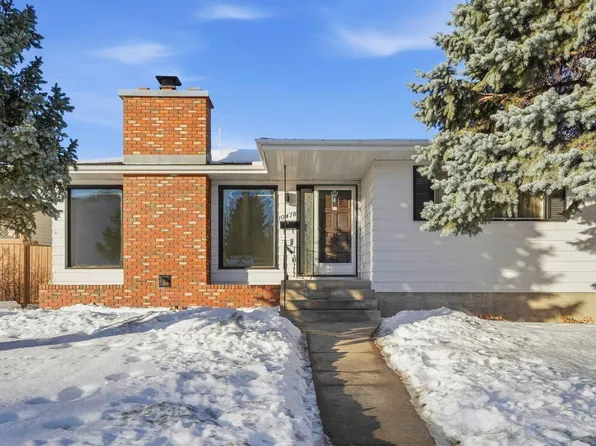 10478 21st Ave NW, Edmonton, AB T6J 5A3