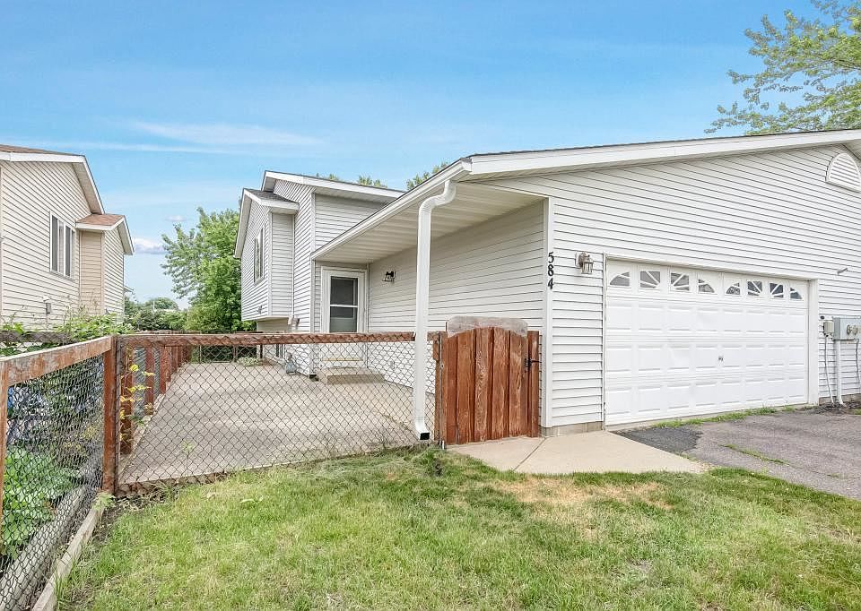 1st image of 584 Kendall Dr