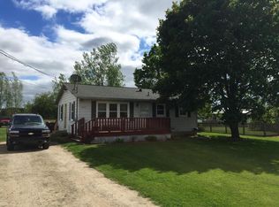 9534 Lakewood Dr, Lake Odessa, MI 48849