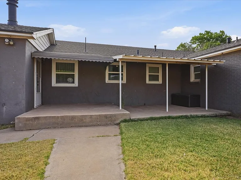 1011 Walnut St — Photo 25