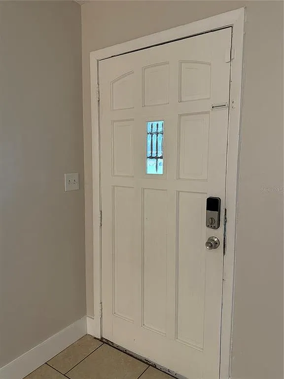 3 bed, 2.0 bath, 1085 sqft, $2,000 — Photo 3