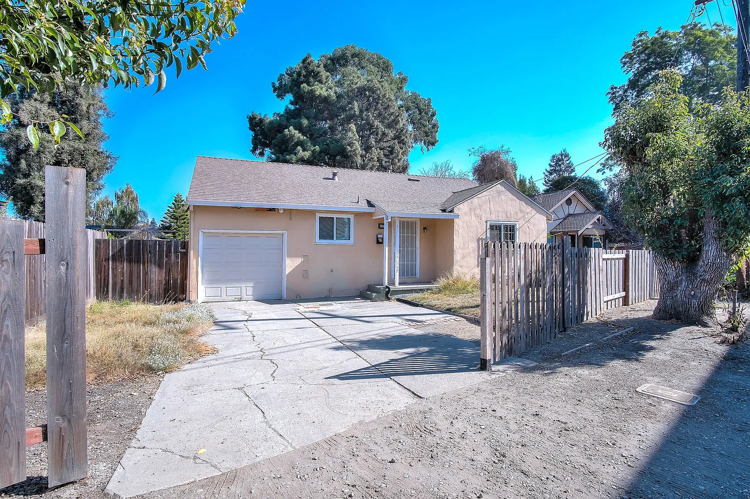 22130 Western Blvd photo 1