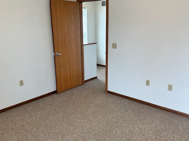 276 Kelly Blvd — Photo 25