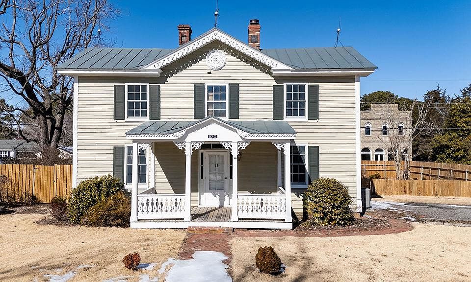 1st image of 520 Kinsale Rd