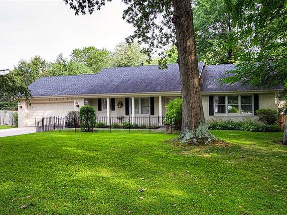 2nd image of 721 Forest Park Dr