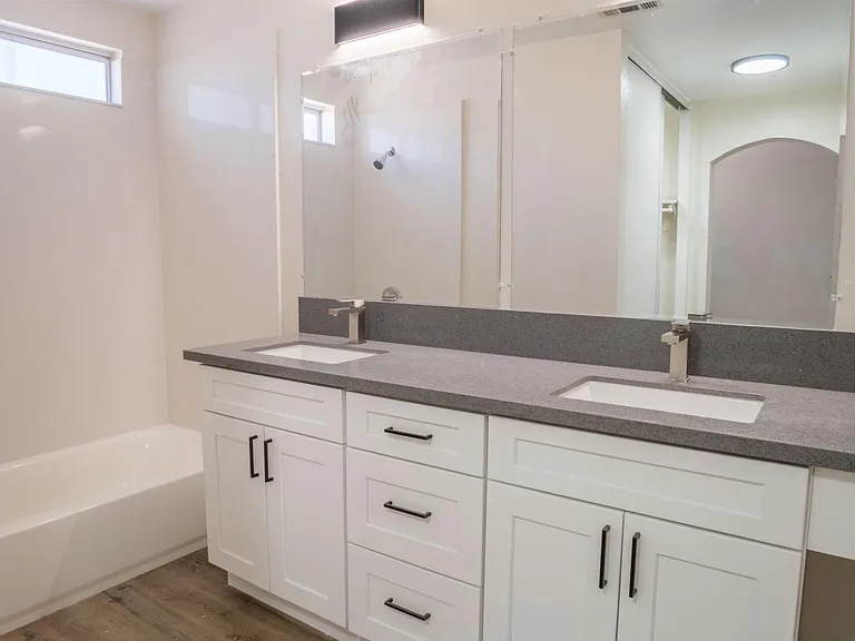 39547 Victoria St — Photo 15