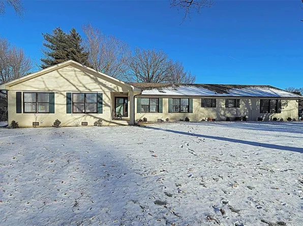 1004 Westview Dr, Sikeston, MO 63801