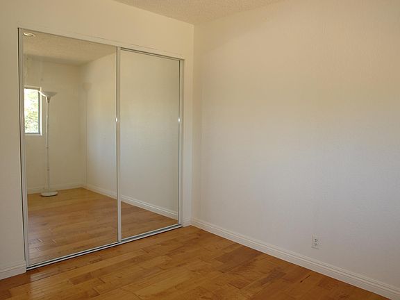 5th image of 32963 Perret Blvd
