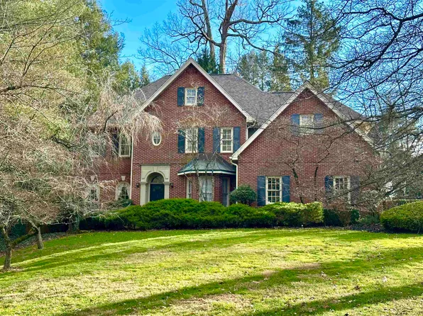 206 Princess Dr, Ashland, KY 41101