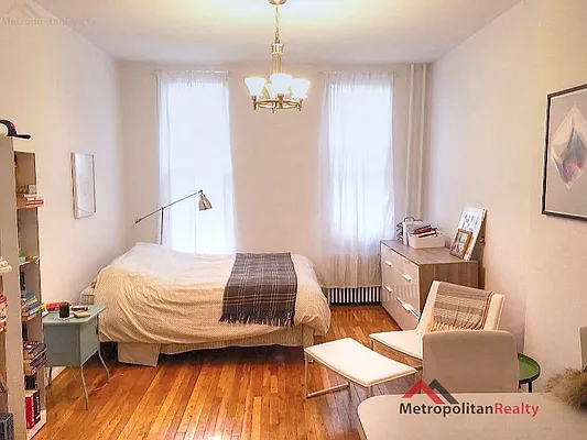 Rented by Metropolitan Realty | media 11