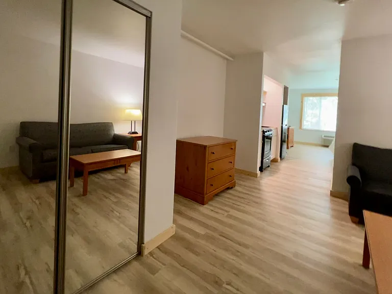 Ski Town Apartments — Photo 154
