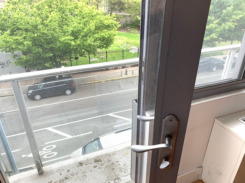 1st image of 806 Bergen St #3T