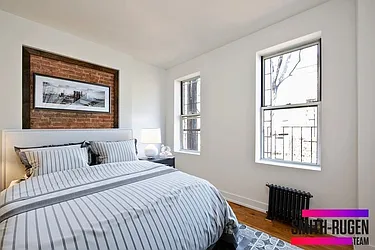 Rented by R New York