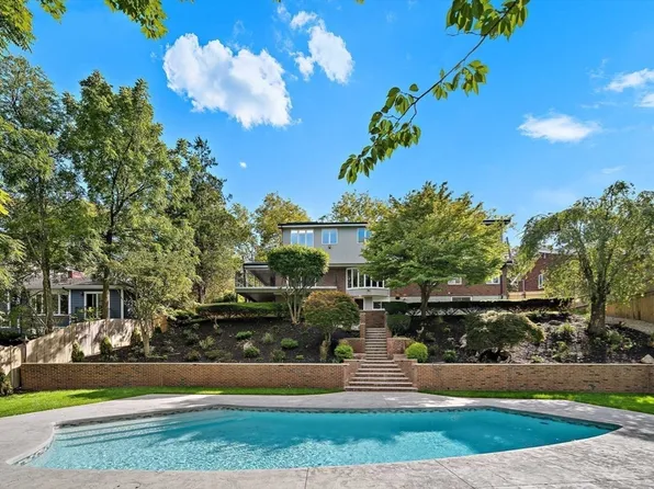 171 Shaw Rd, Brookline, MA 02467