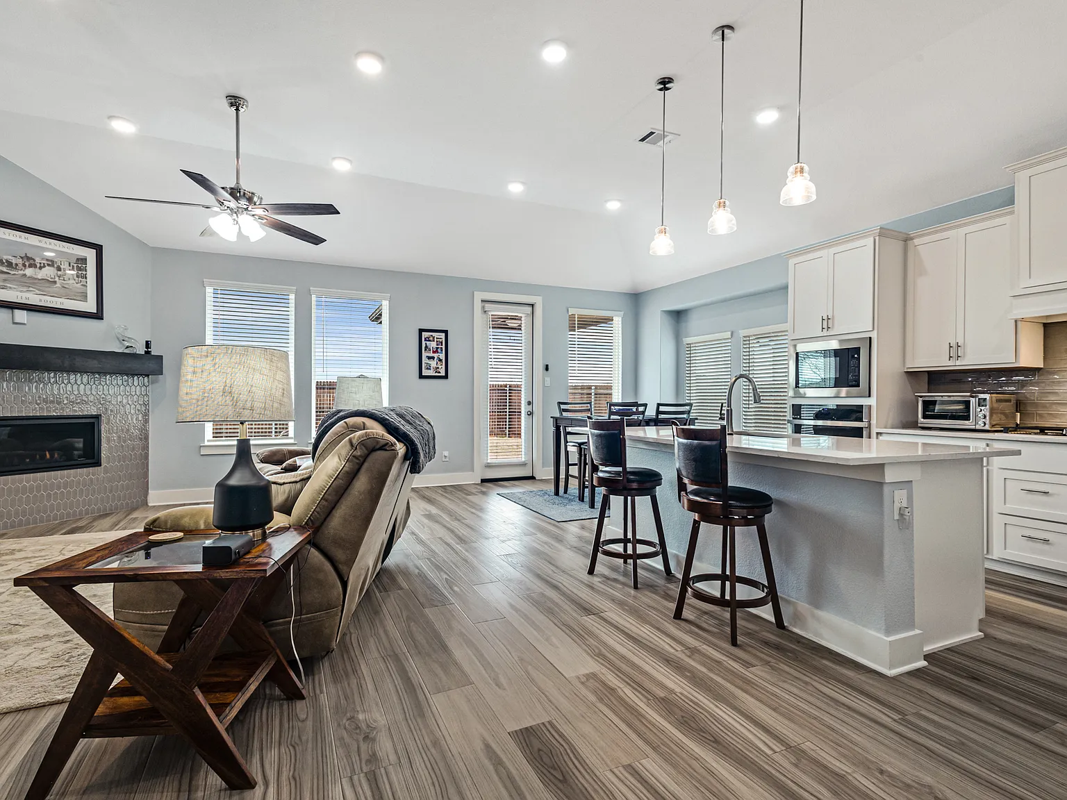 3 bed, 1660 sqft, $2,295 — Photo 4