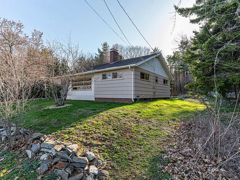 171 Brackett Rd — Photo 37