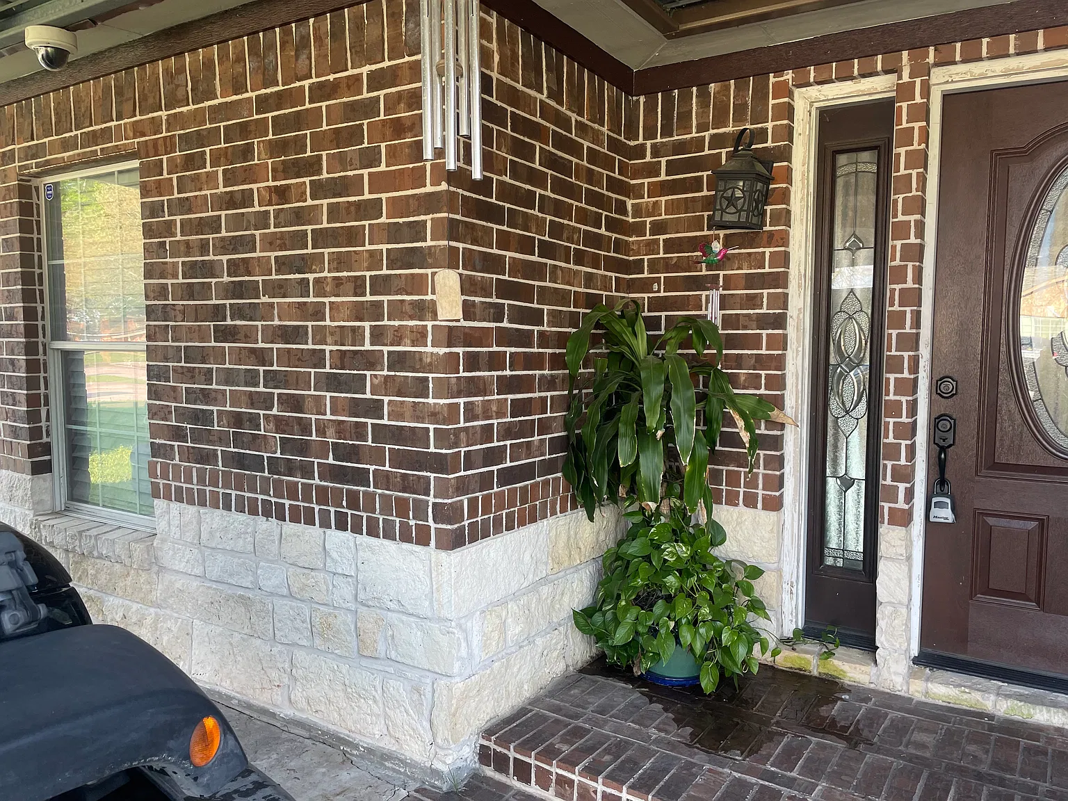 1801 Locklaine Dr — Photo 2