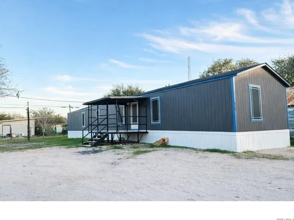 316 SIMMONS, Agua Dulce, TX 78330