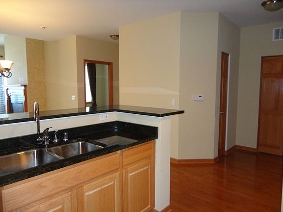 3rd image of 3862 S Lake Dr Fl 4