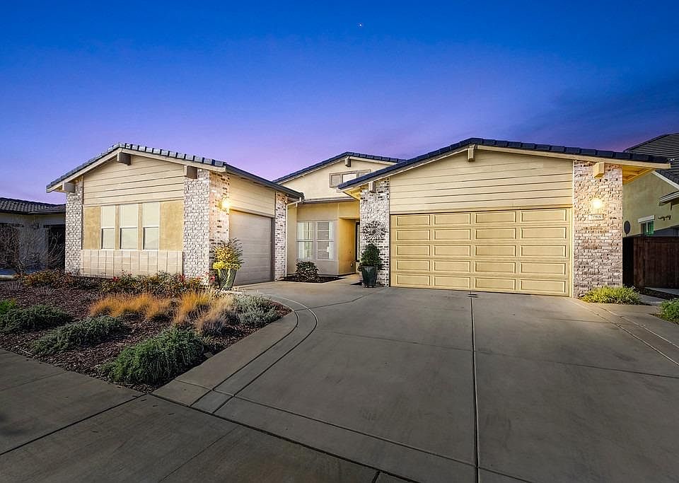 1st image of 7068 De La Vina Dr