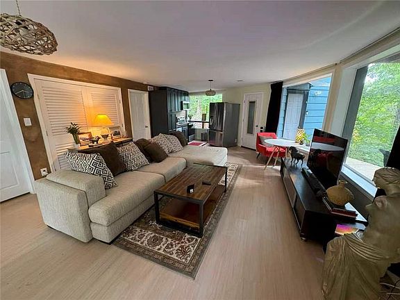 2nd image of 532 Embry Ln