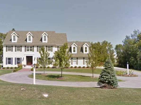 1810 West Sunnydale LANE, Mequon, WI 53092