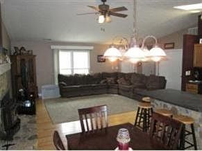 5th image of 21038 Lakeview Dr