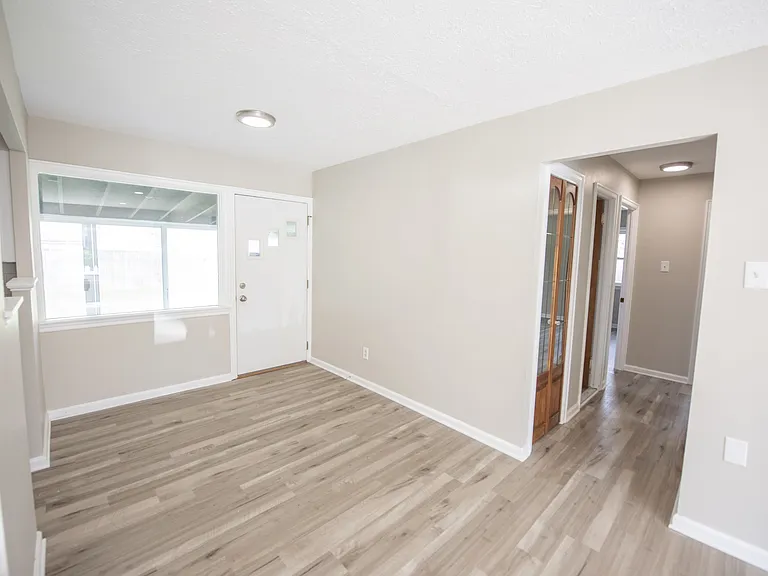 9328 W Ridgewood Dr — Photo 3