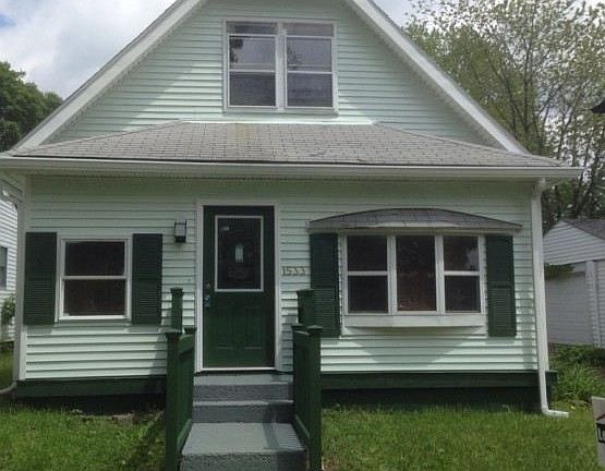 3rd image of 1533 S Alabama St