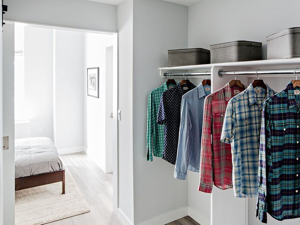 Walk-in closet