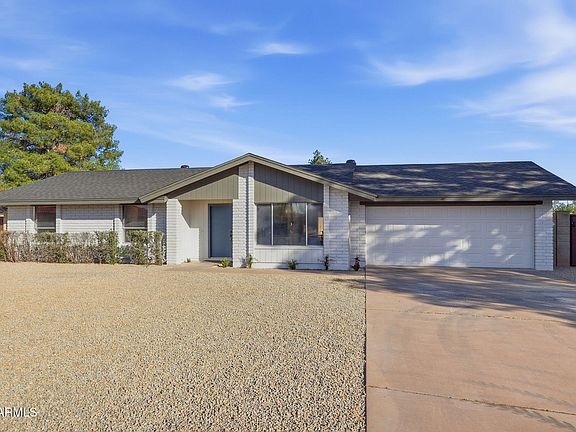 3rd image of 709 N LINDEN Circle