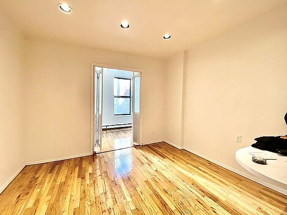 4th image of 451 W 46th St #4C