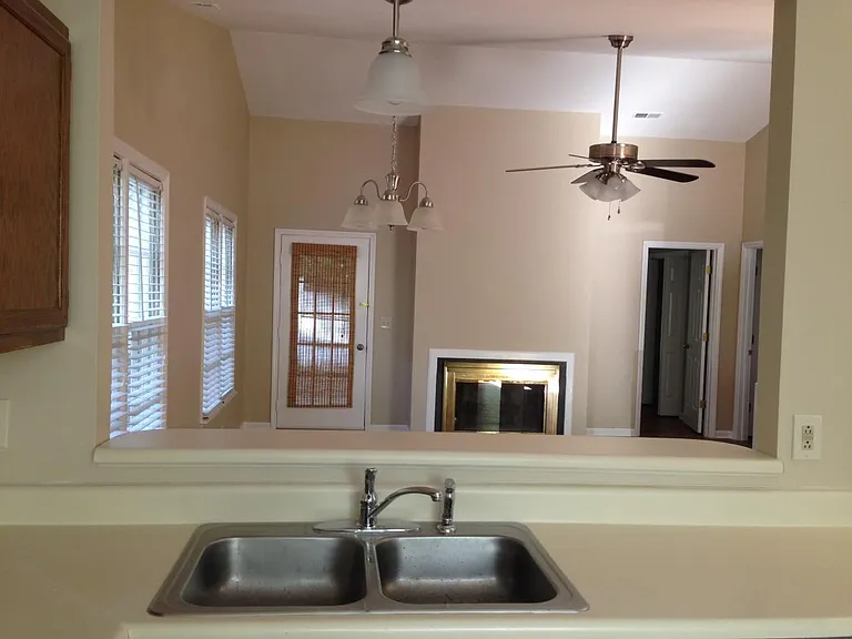 106 Shady Ct — Photo 4