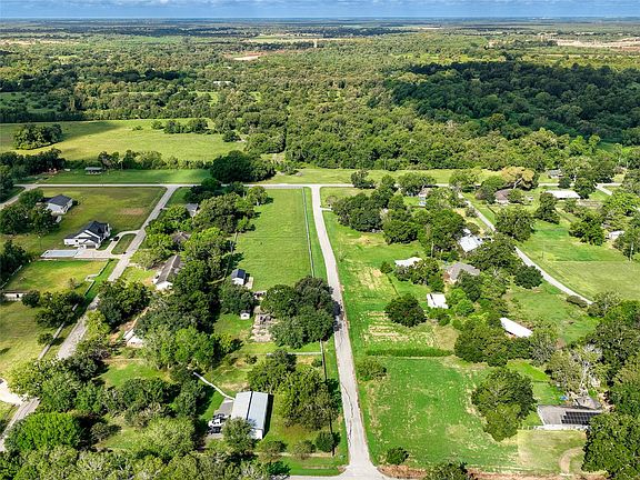 5th image of 315 Pony Ln