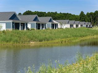 8760 S Apple Creek Dr #1104, Oak Creek, WI 53154