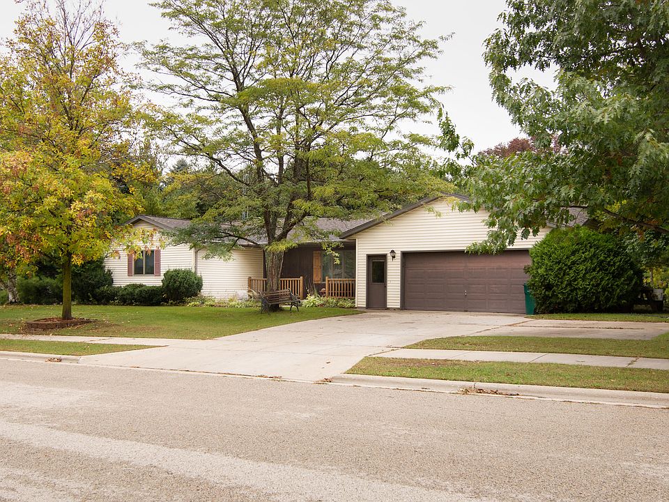1st image of 174 Linden Dr