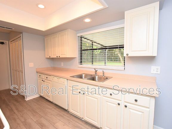 5th image of 6305 Christina Groves Cir E