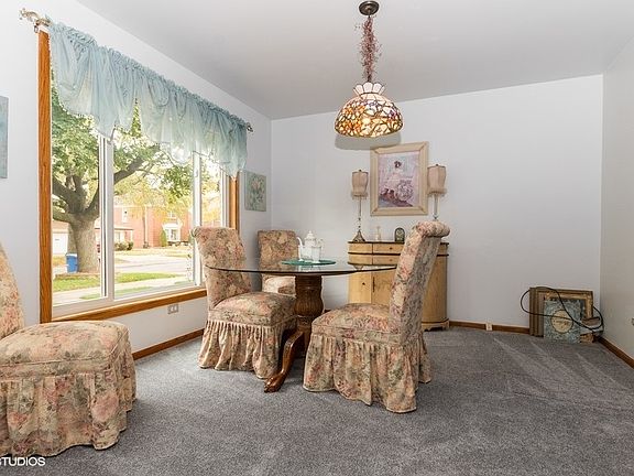 5th image of 9242 S Claremont Ave