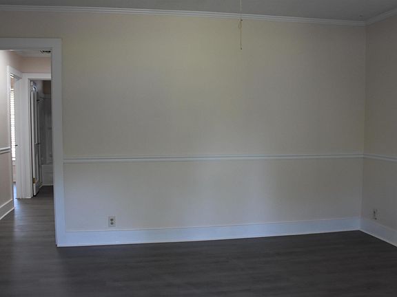 4th image of 912 W Park St