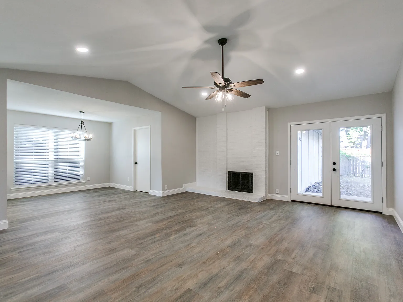 4 bed, 1950 sqft, $2,395 — Photo 3