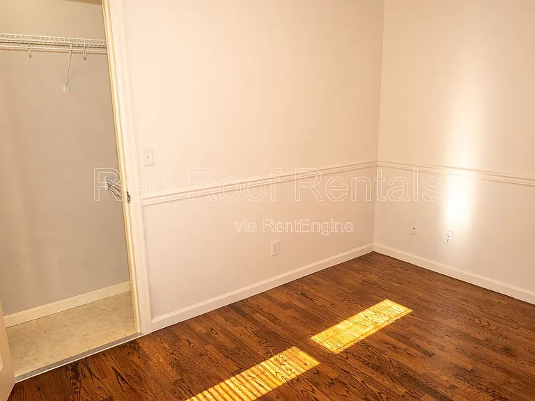4840 N 8th St — Photo 22