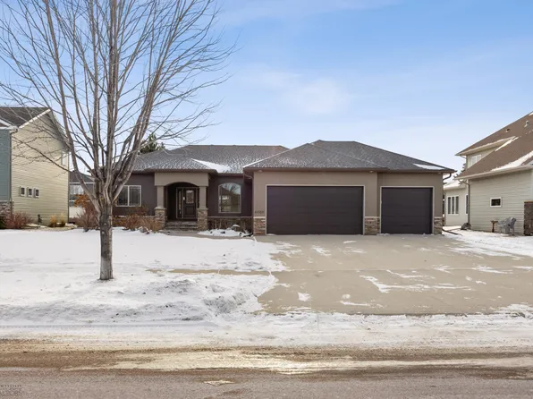 6089 27th St S, Fargo, ND 58104