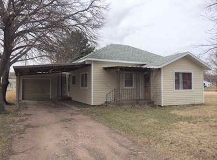 1047 Chase St, Imperial, NE 69033