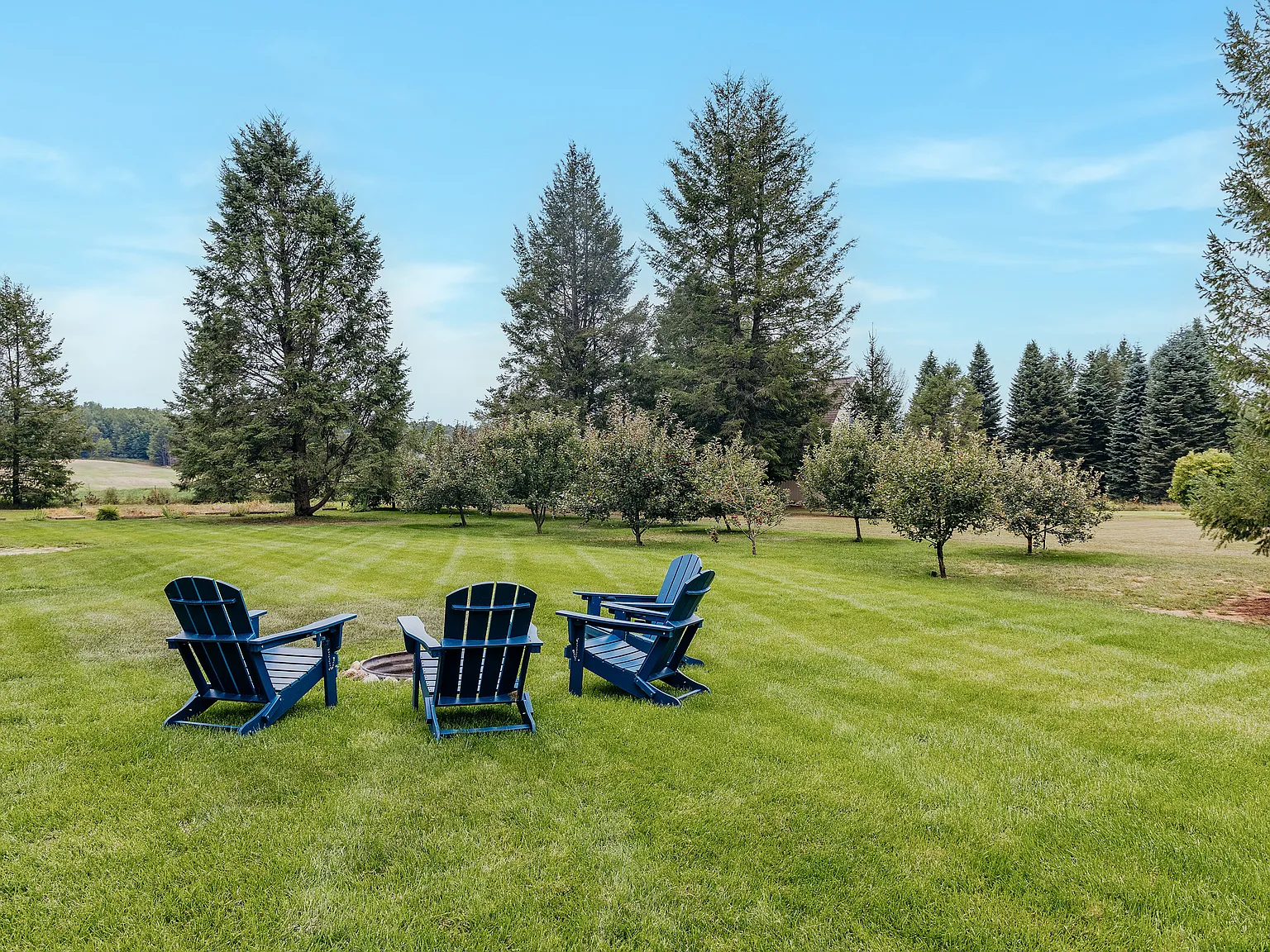 3 bed, 2267 sqft, $3,400 — Photo 3