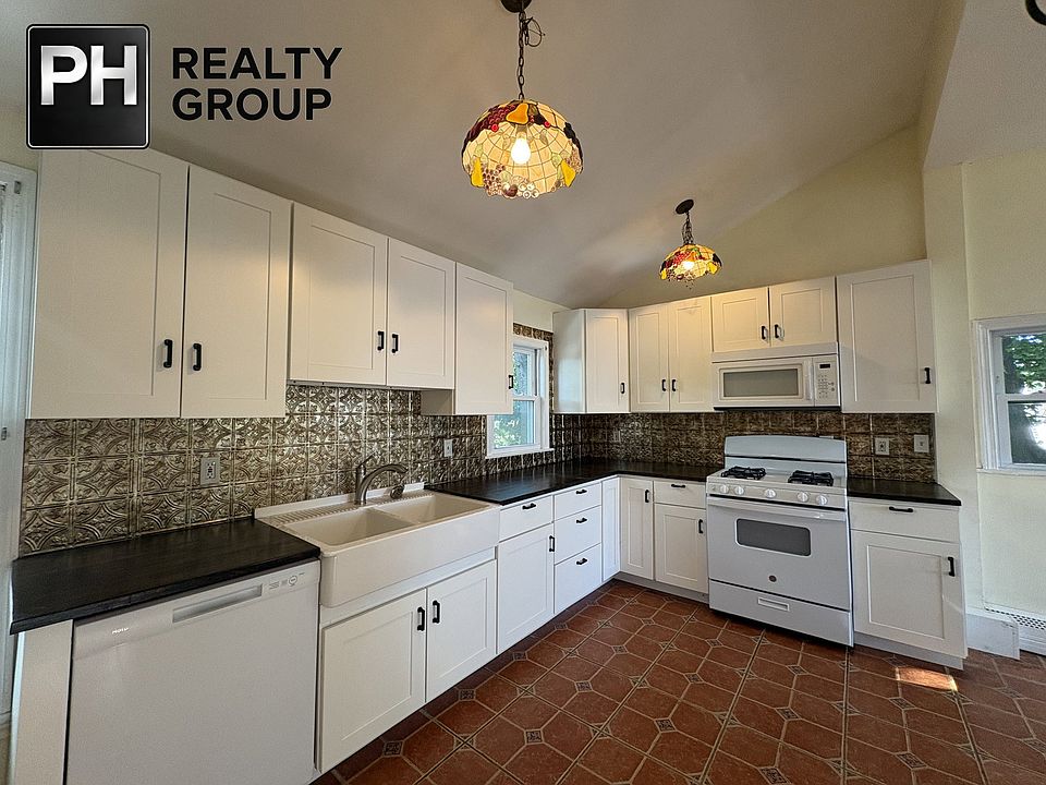 1st image of 100 Summit Ave #2