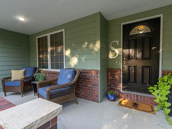 4th image of 3700 Peachtree Cir