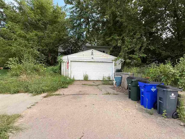 740 Wiley Blvd NW, Cedar Rapids, IA 52405