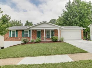 6030 Gettysburg Estates Dr, Saint Louis, MO 63129